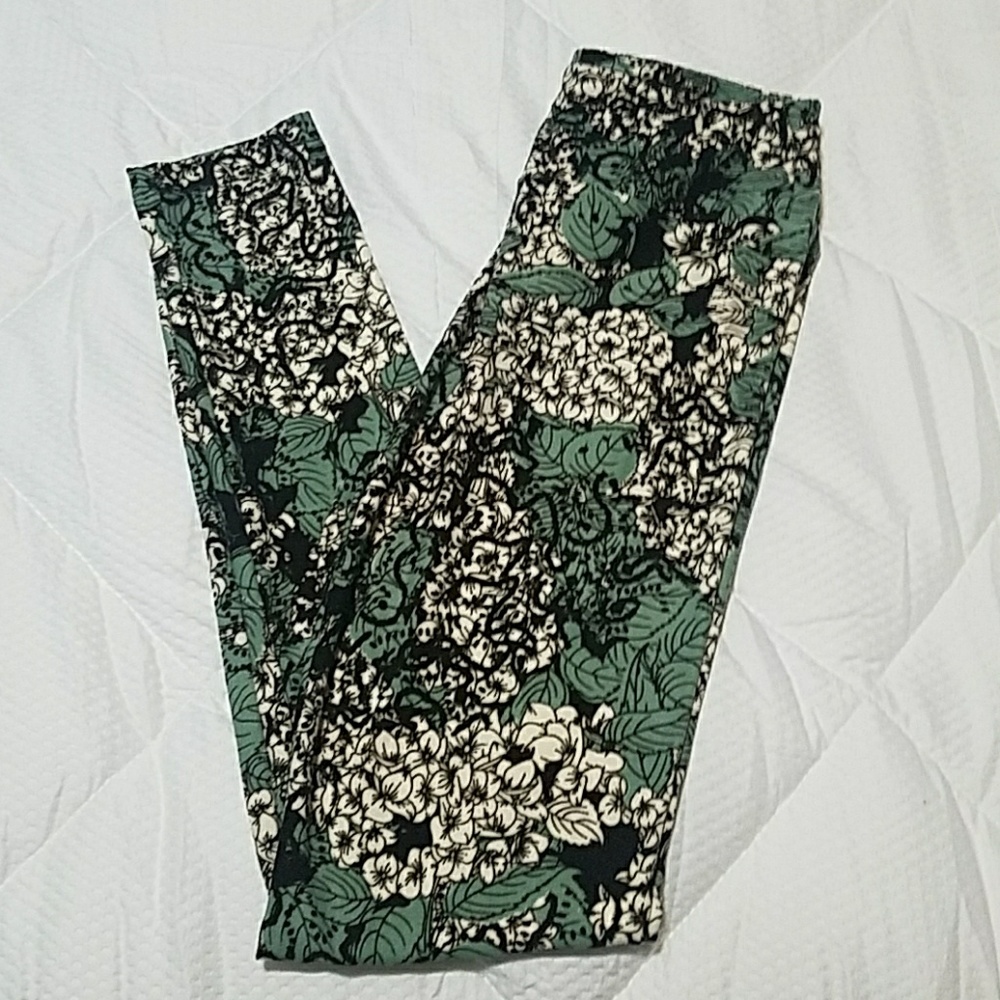 LulaRoe one size leggings